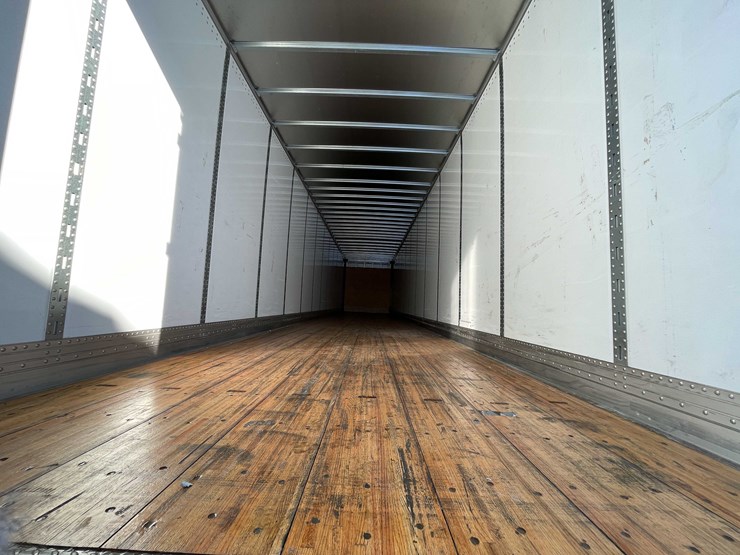 2023-stoughton-trailer-image-28