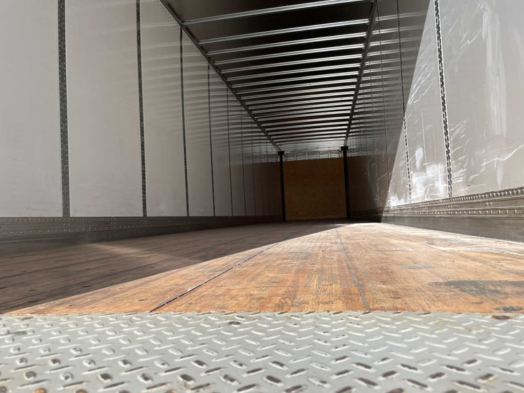 2023-stoughton-trailer-image-34