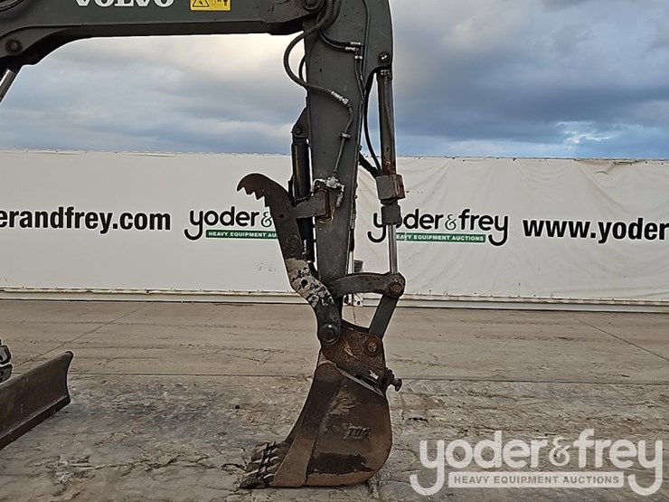 2020-volvo-ecr88d-image-17