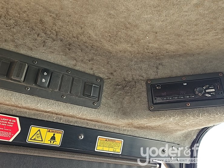 2016-caterpillar-725c2-image-41