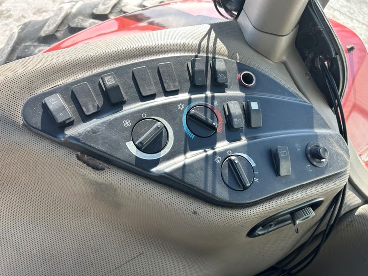 2009-case-ih-magnum-335-image-34