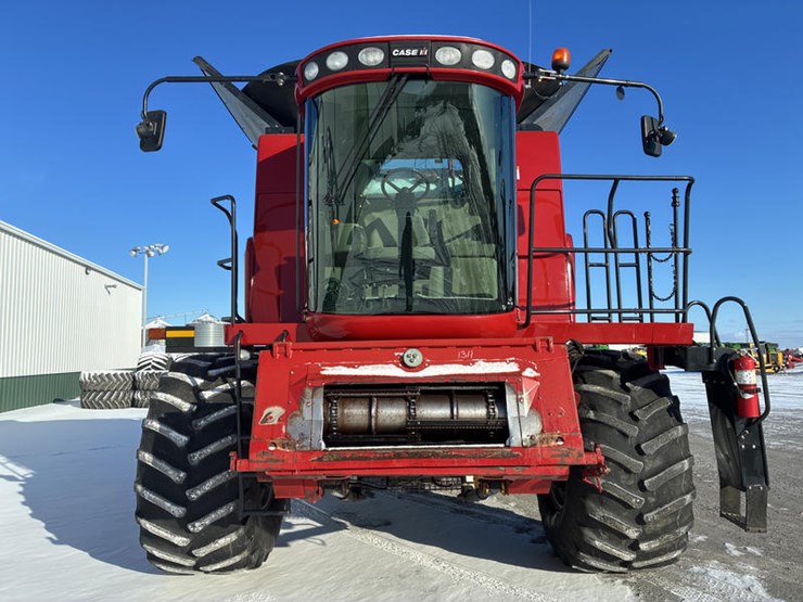 2010-case-ih-6088-image-11