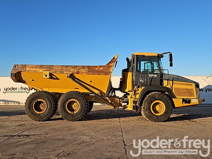 2019-deere-310e-image-6