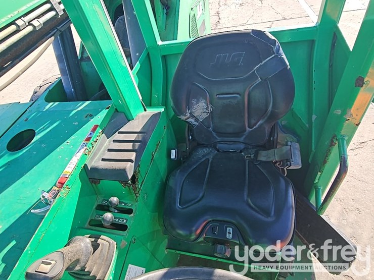 2016-sky-trak-6036-image-23