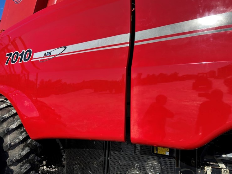 2007-case-ih-7010-image-27