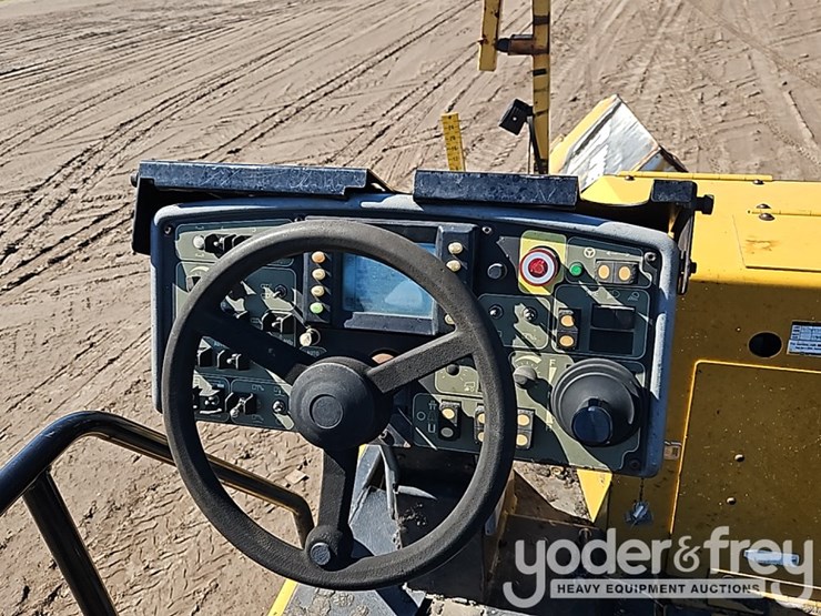 2012-caterpillar-ap-1055e-image-37