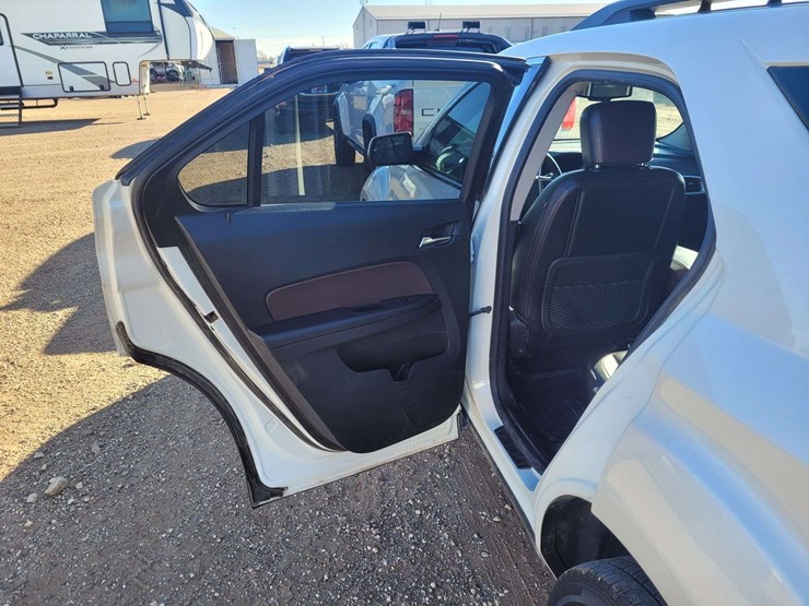 2013-chevrolet-equinox-lt-image-5