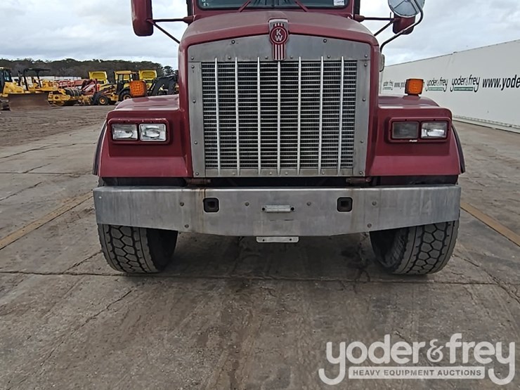 2009-kenworth-w900-image-8