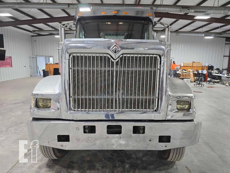 2004-international-paystar-5900-image-7