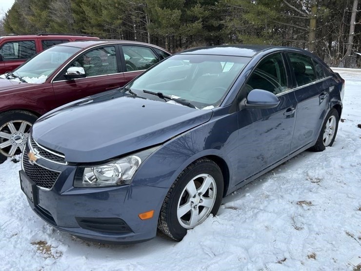 2014-chevy-cruze-car-image-1