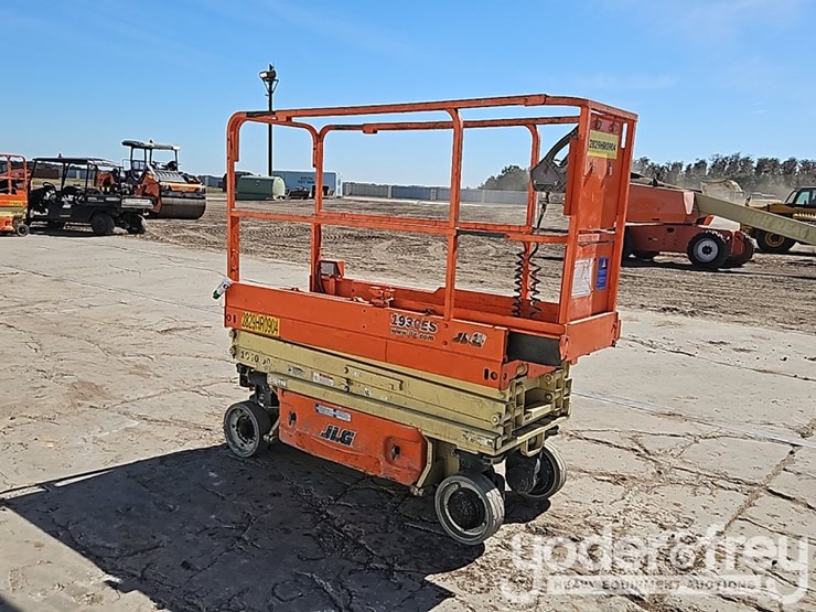 2016-jlg-1930es-image-6