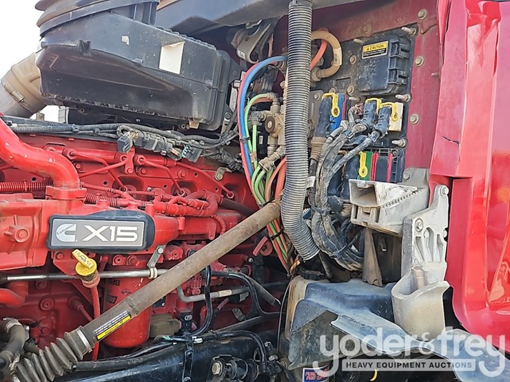 2021-kenworth-t880-image-23