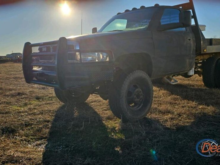 2001-dodge-4wd-flatbed-truck,-s/n-3b7kf26631m286813:-5.9l-diesel,-5-sp.,-tool-box,-5th-wheel-hitch,-odometer-shows-288k-mi.-image-28