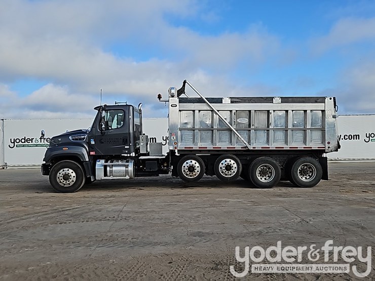 2016-freightliner-114sd-image-3