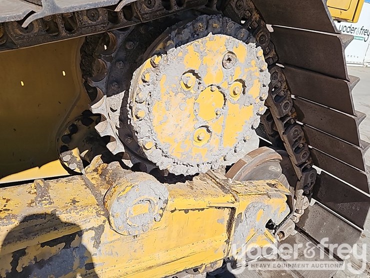 2018-caterpillar-d6n-image-23