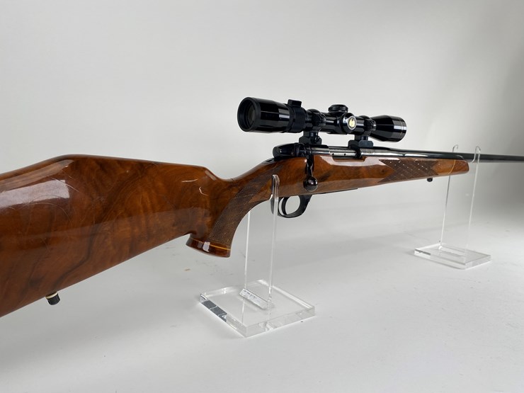 #64-•-#1372-•-weatherby-mark-v-deluxe-varmintmaster-bolt-action-rifle-224-magnum,-image-9