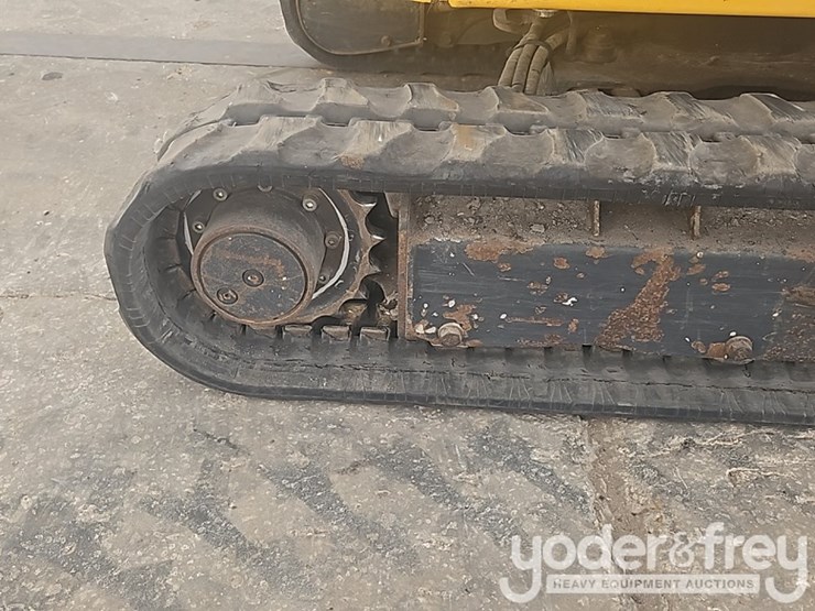 2018-deere-17g-image-13