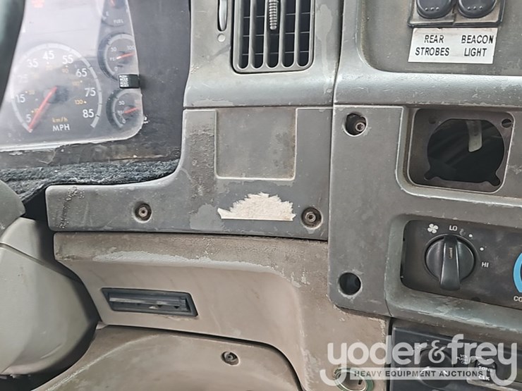 2007-sterling-lt7500-image-31