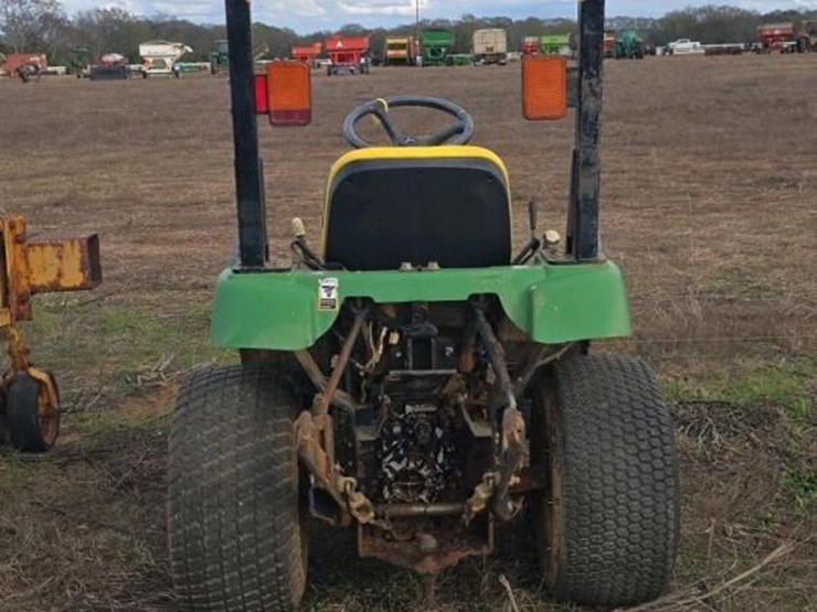 john-deere-2210-image-8