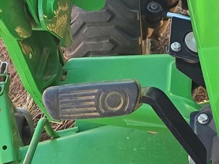 2016-john-deere-1025r-image-21