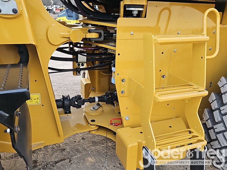 caterpillar-910-image-19