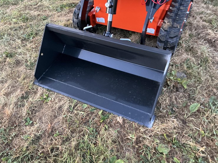 #1003-•-unused-future-ft36c-skid-steer-loader-image-9