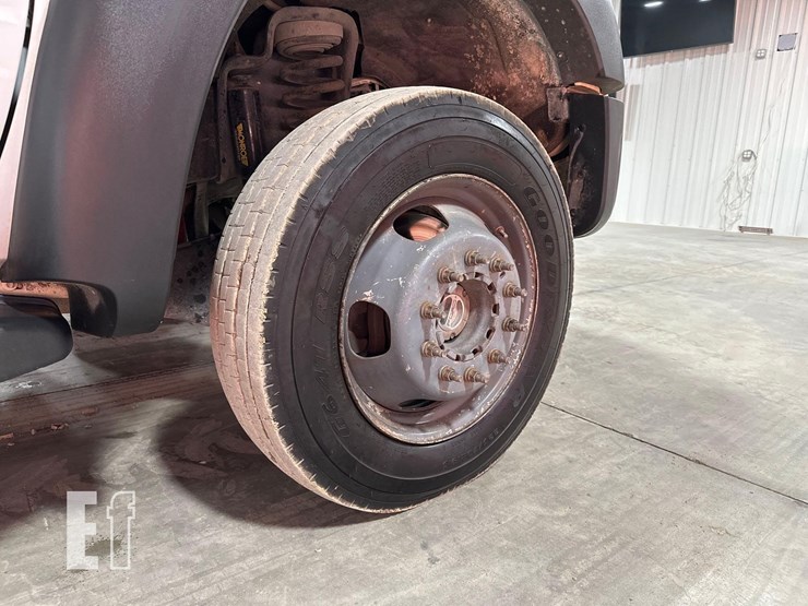 2015-ford-f550-image-25