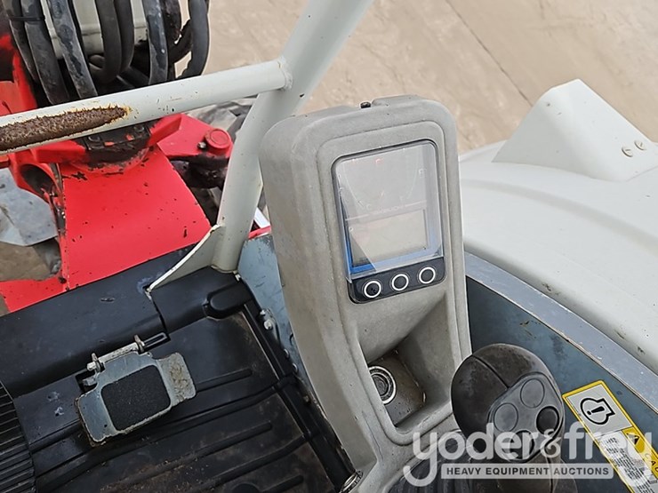 2020-takeuchi-tb240-image-34