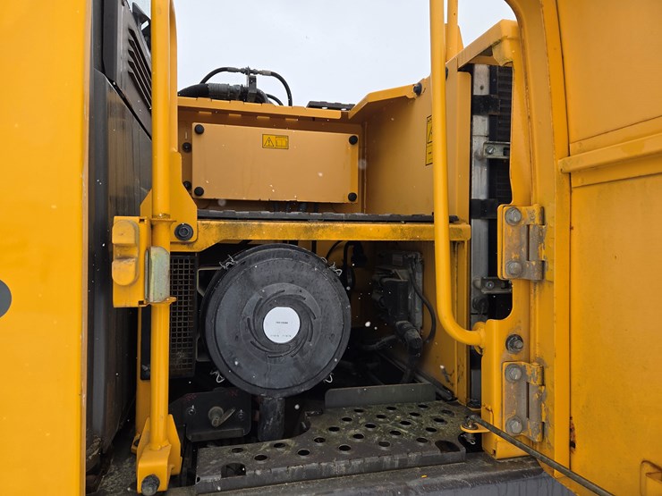 2010-volvo-ew180c-image-44