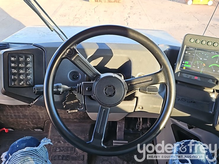 2019-deere-310e-image-34