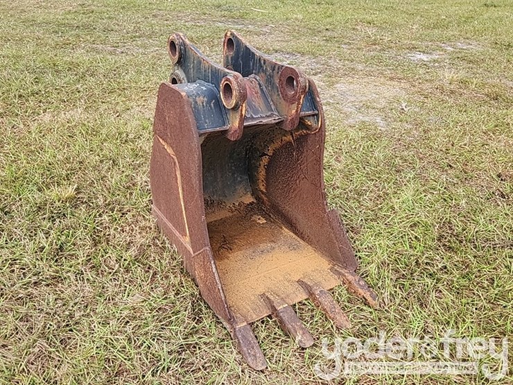 22"-digging-bucket-to-suit-excavator,-2-1/4"-pin-image-2