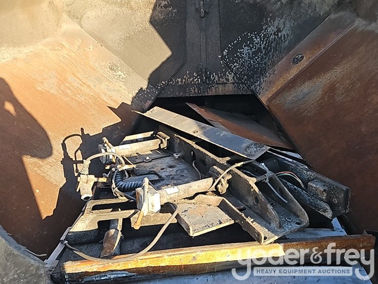 2015-caterpillar-ap-655d-image-13