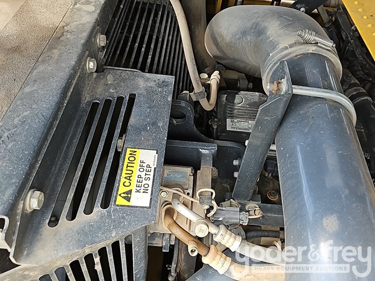 2019-komatsu-pc390-lci-11-image-34