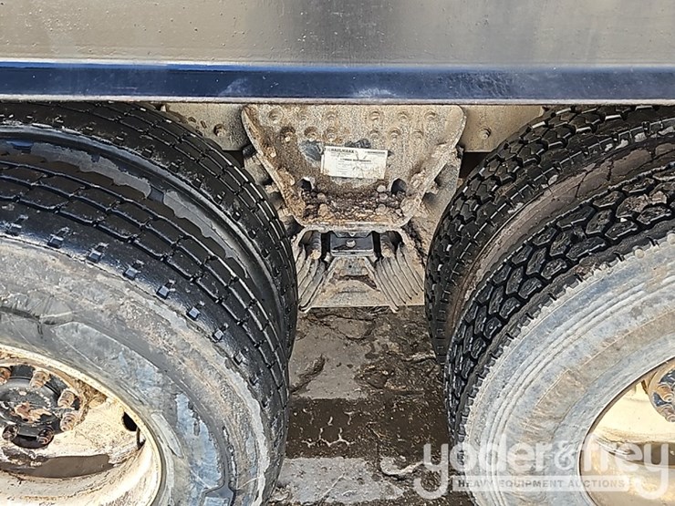 2011-kenworth-t470-image-17