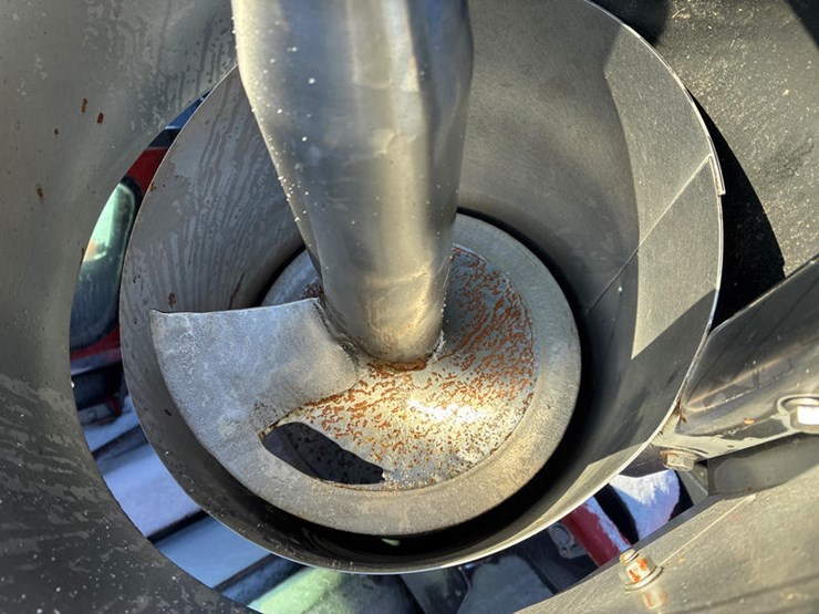 2010-case-ih-6088-image-70