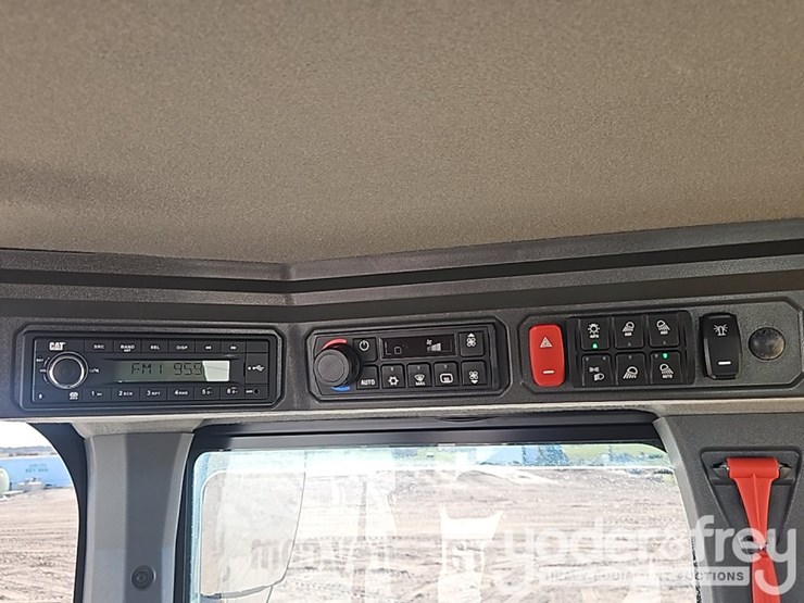 2026-caterpillar-926-image-25