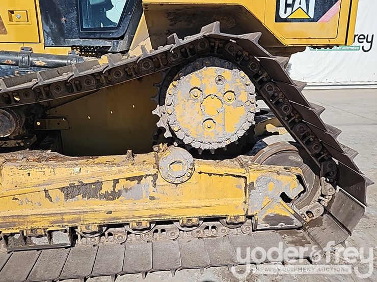 2018-caterpillar-d6n-image-24