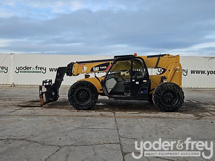 2017-caterpillar-tl642d-image-3