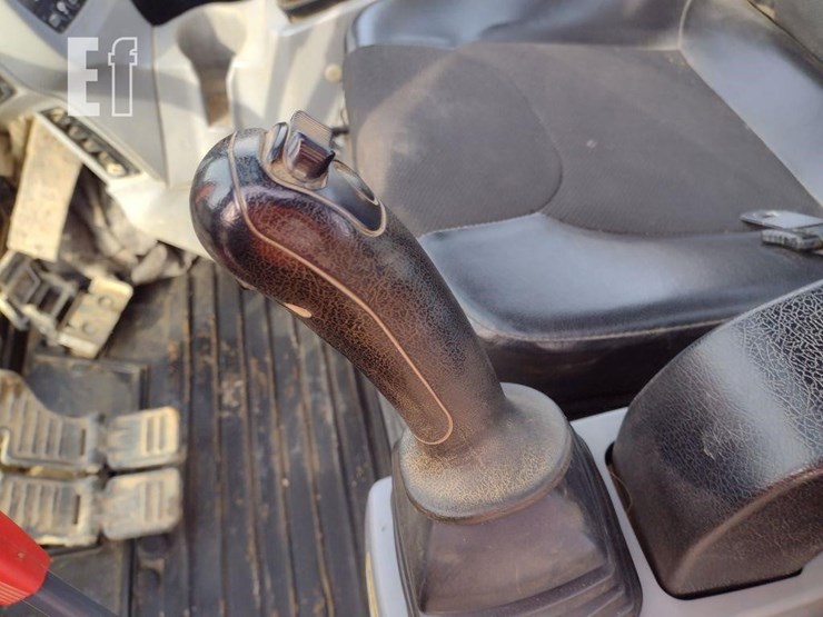 2017-kubota-kx040-4-image-11