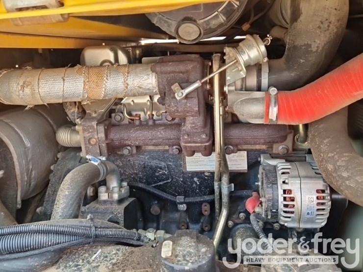 2015-jcb-6tst-image-21