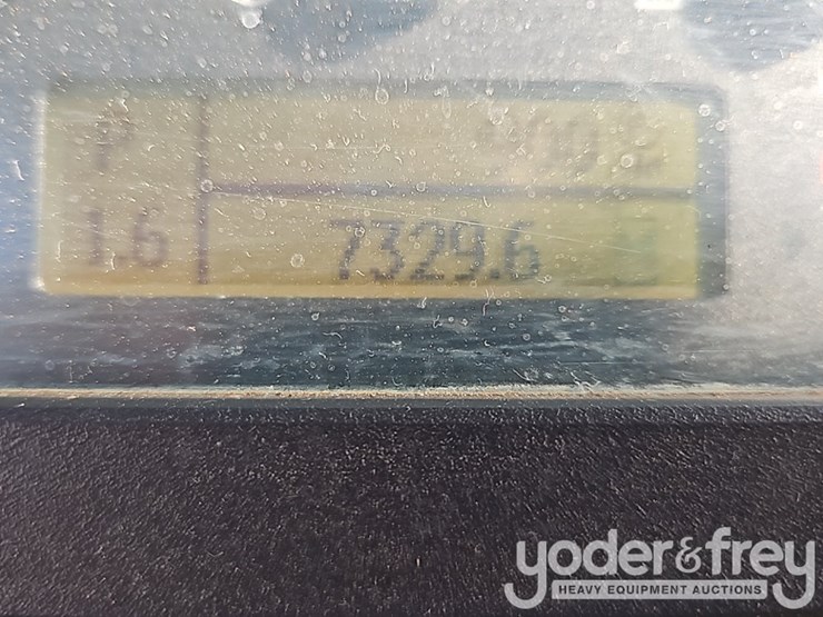 2018-deere-700k-lgp-image-36