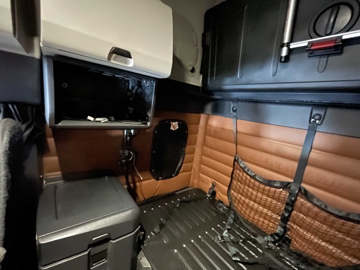 #6224-•-2022-freightliner-cascadia-semi-truck-(title-in-delay)-image-92