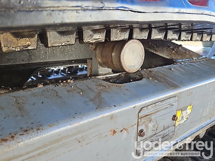 2012-takeuchi-tb250-image-10