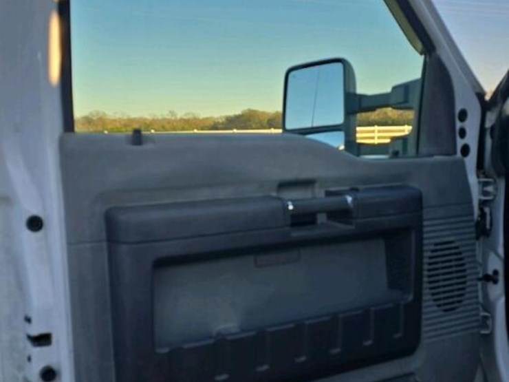 2012-ford-f550-image-27