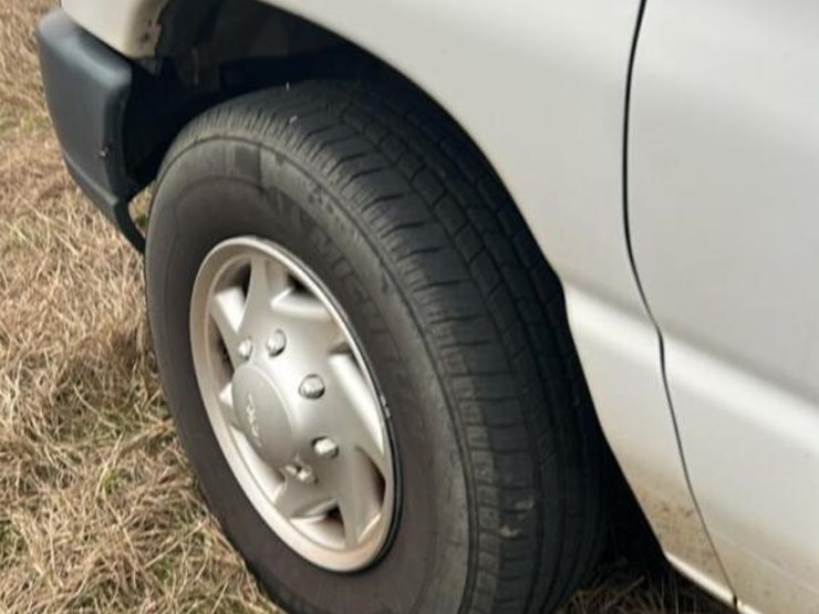 2014-ford-e350-image-7