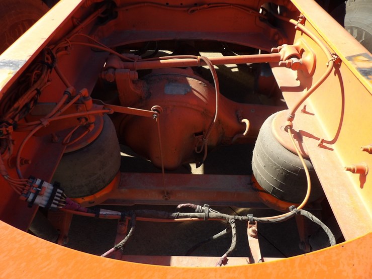 2022-peterbilt-389-image-19