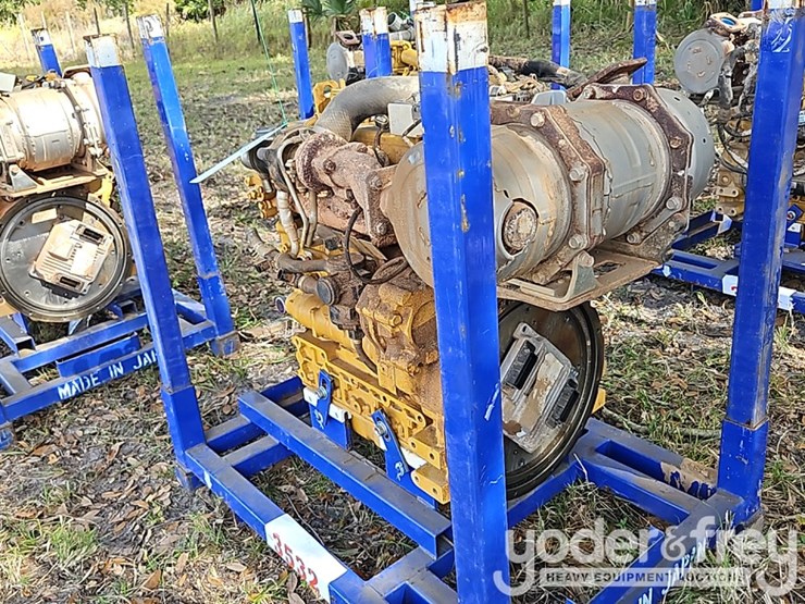 cat-c3.3b-4-cylinder-engine-image-4