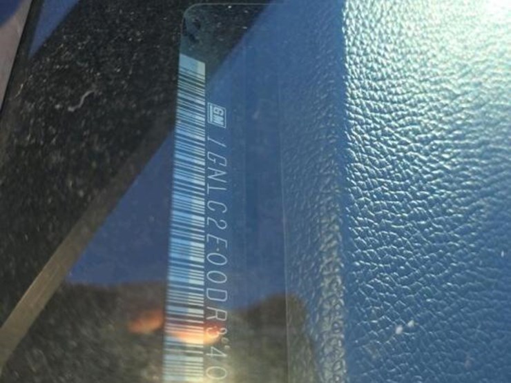 2013-chevrolet-tahoe-image-27