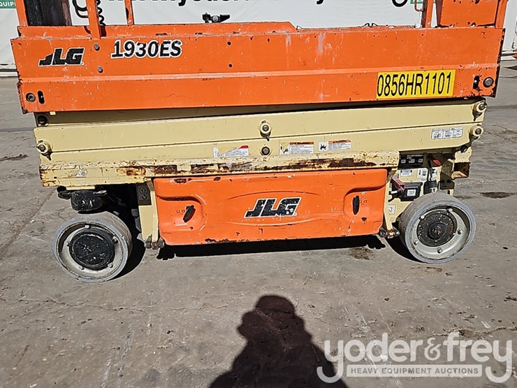 2017-jlg-1930es-image-10