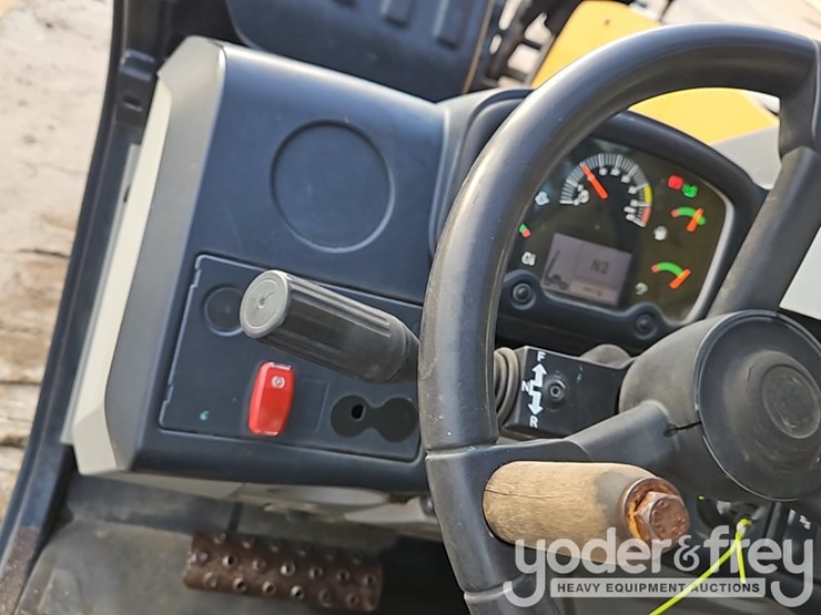 2017-caterpillar-tl642d-image-28